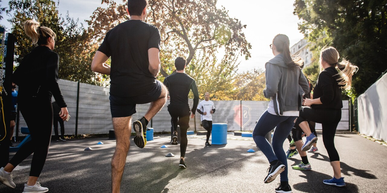 group-of-people-exercising