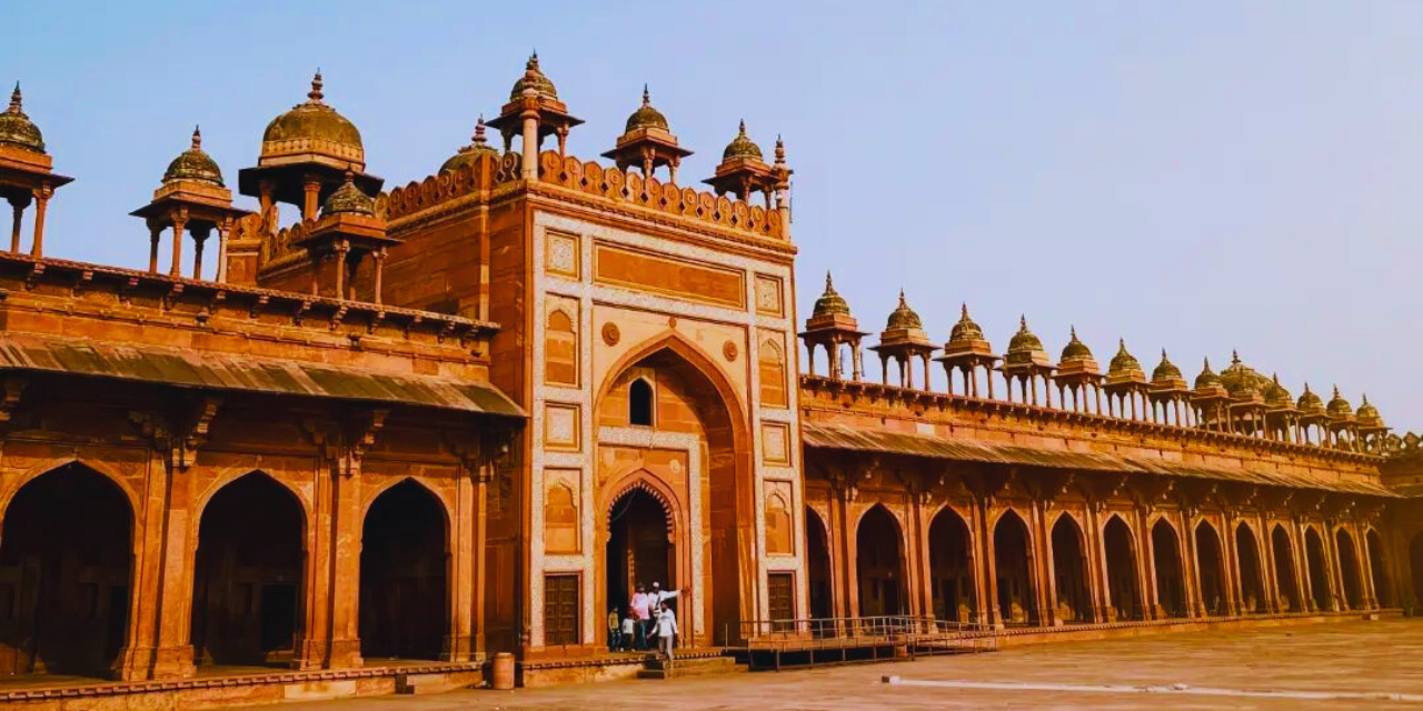 fatehpur sikri front view