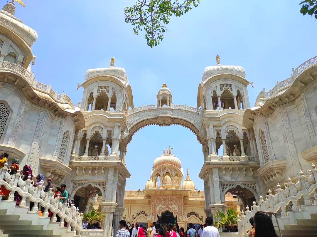 iskcon temple vrindavan front view