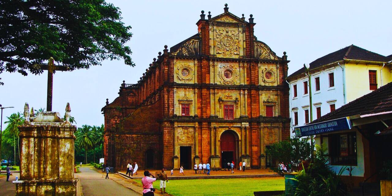 old-goa-basilica-of-bom-jesus.jpg